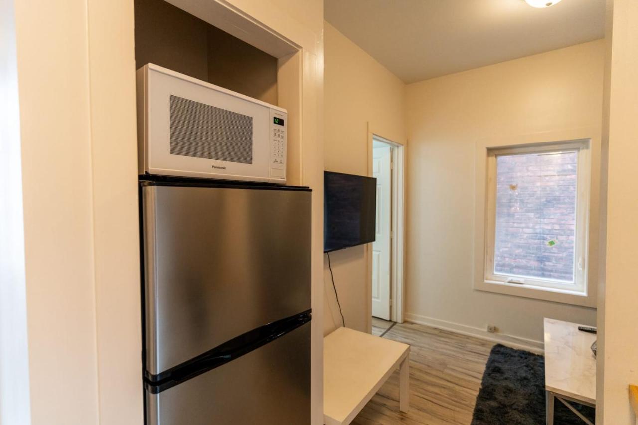 Modern 1 Bedroom Apartment With In-Suite Laundry Hamilton Exterior foto